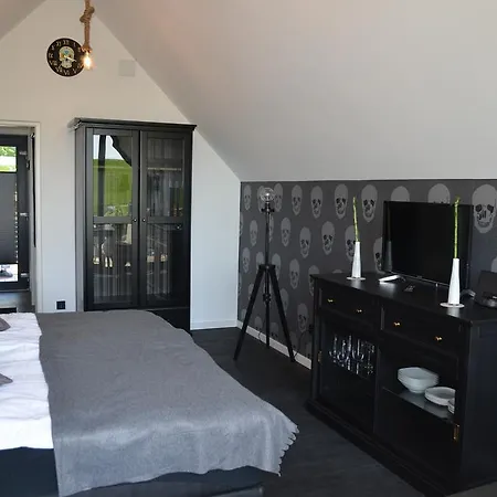 Black Pearl An Der Lagune