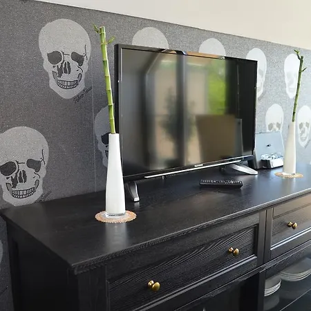 Black Pearl An Der Lagune